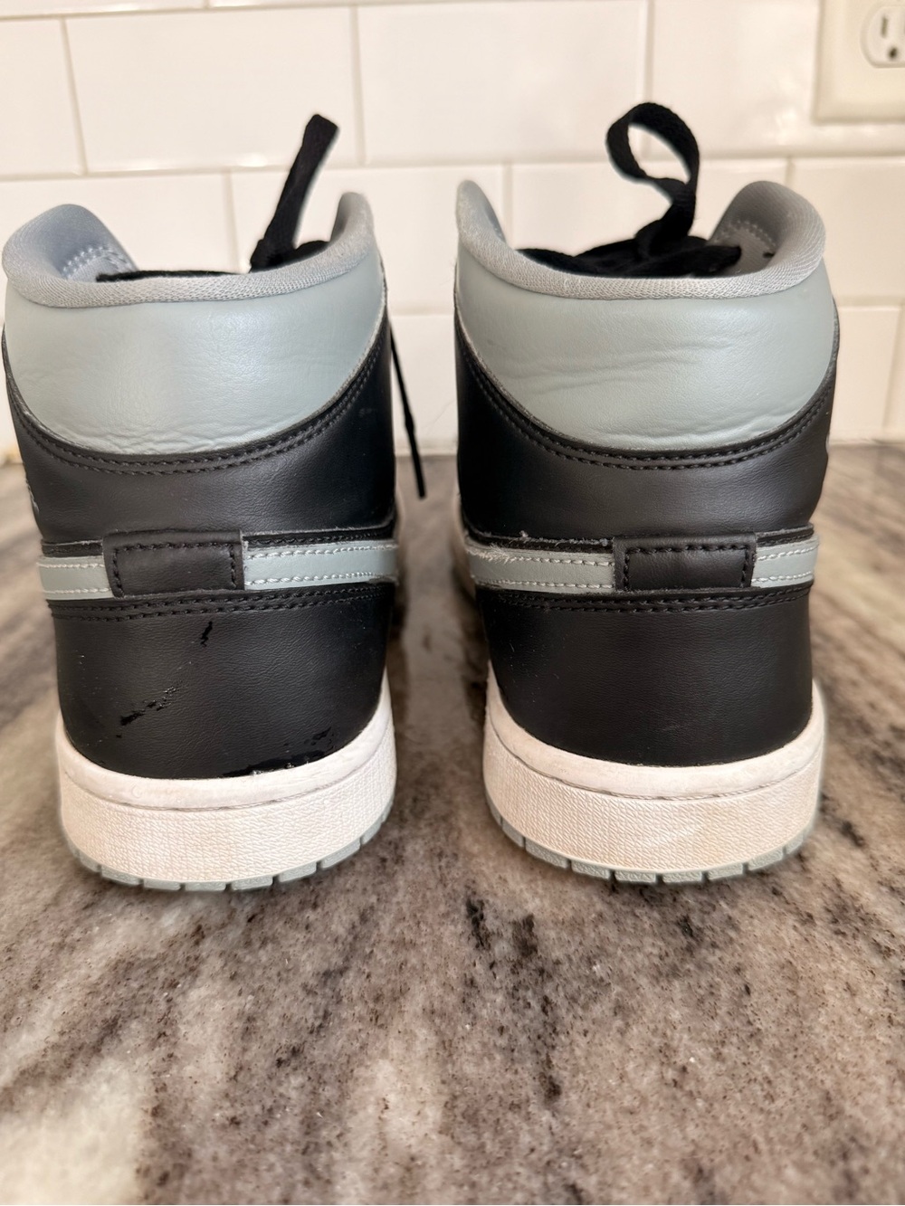 NIKE Air Jordan 1 Mid Shadow Women’s Size 10 - Picture 5 of 8